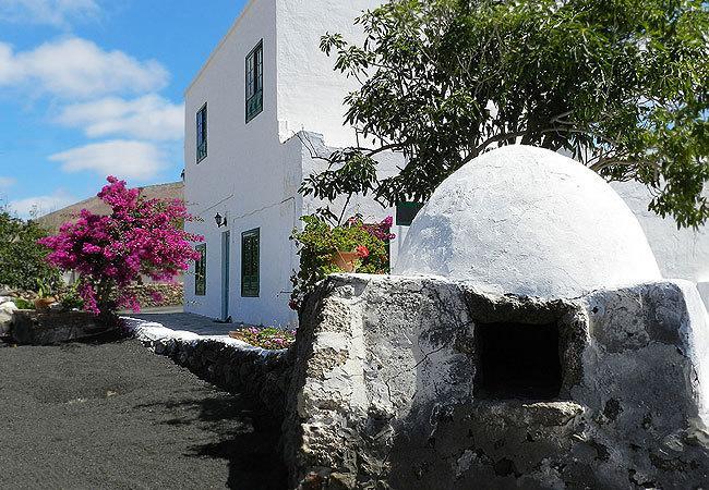 Casa Emerenciana Femes Exterior photo